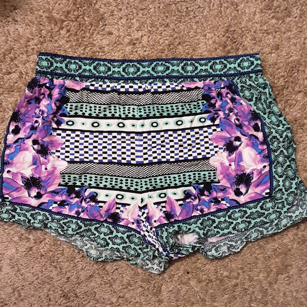 Jealous tomato shorts